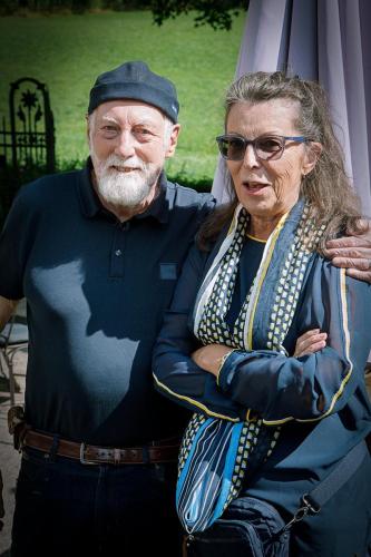 Daniel S., incorrigible, drague Esther