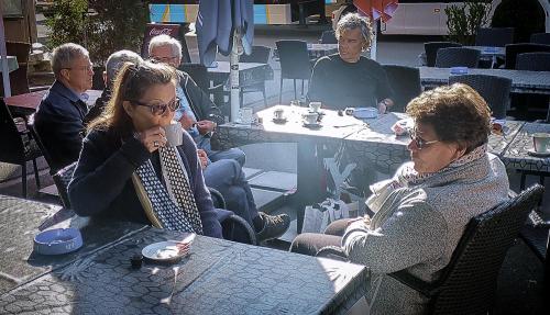 Dom et Esther au café du matin