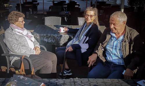 Dom, Esther et Jean-Philippe qui n'est pas trop réveillé...