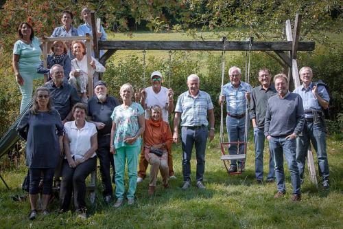 Le groupe moins 1